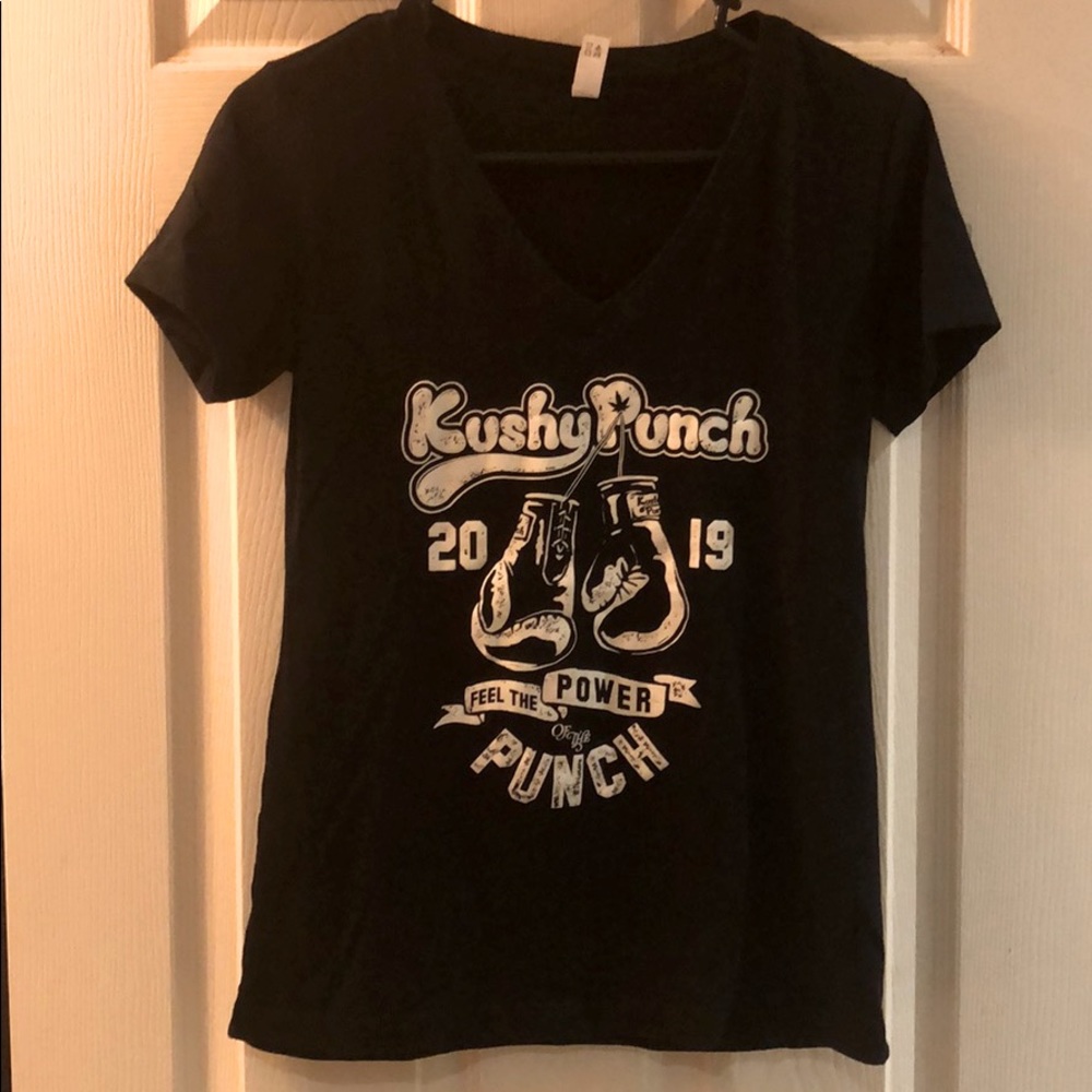 Kushy Punch V-neck tee